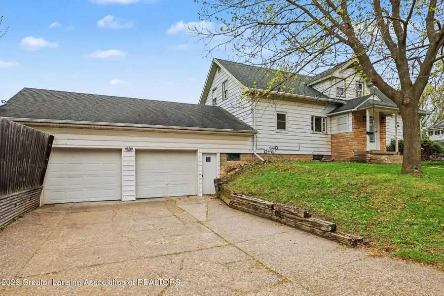 209 S Emmons Street, Saint Johns, MI 48879 - #3