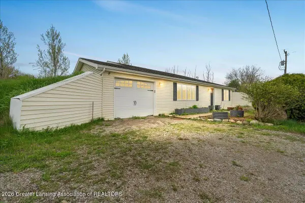 9454 Buck Highway, Eaton Rapids, MI 48827