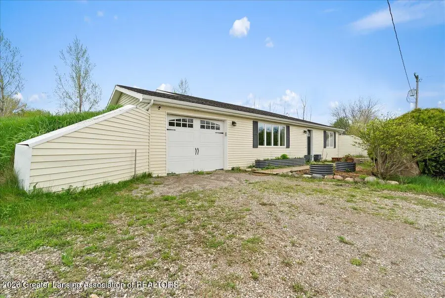 9454 Buck Highway, Eaton Rapids, MI 48827 - #2