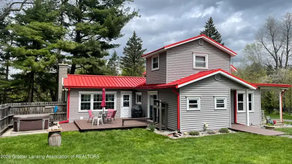 4113 Dell Road, Lansing, MI 48911