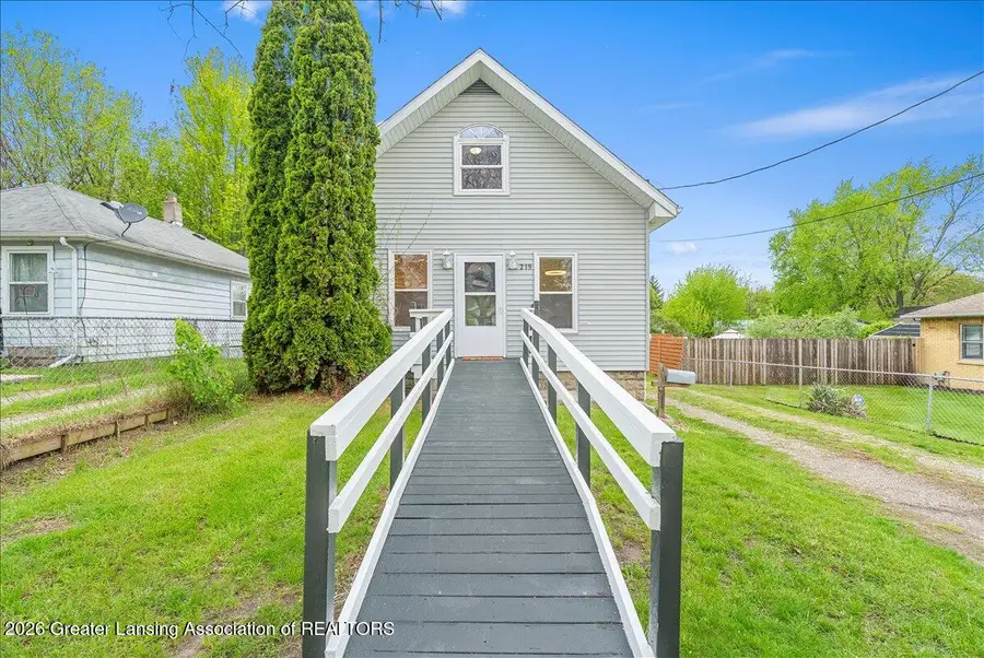 219 E Harris Street, Lansing, MI 48906 - #2