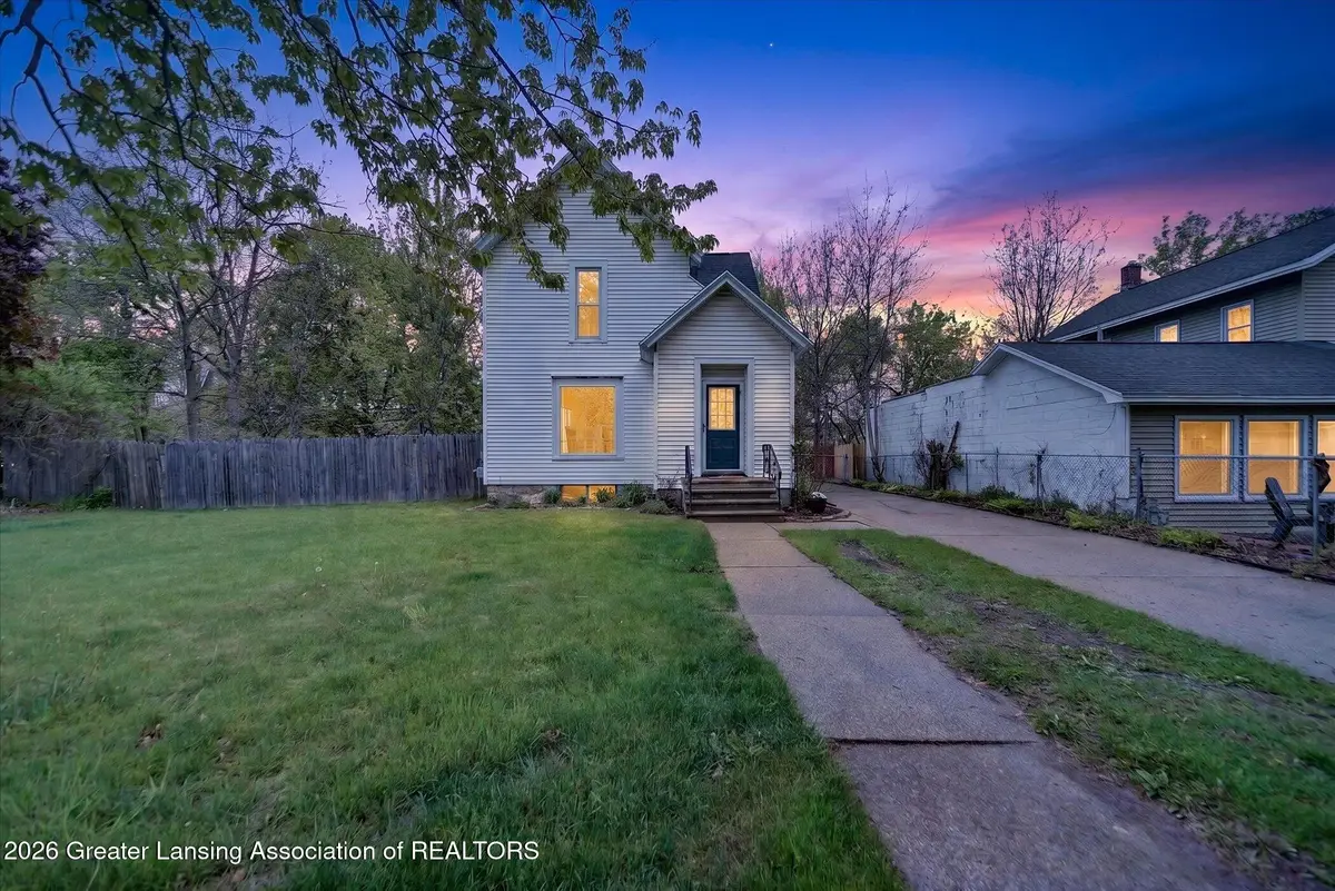 716 W Jefferson Street, Grand Ledge, MI 48837 - #1