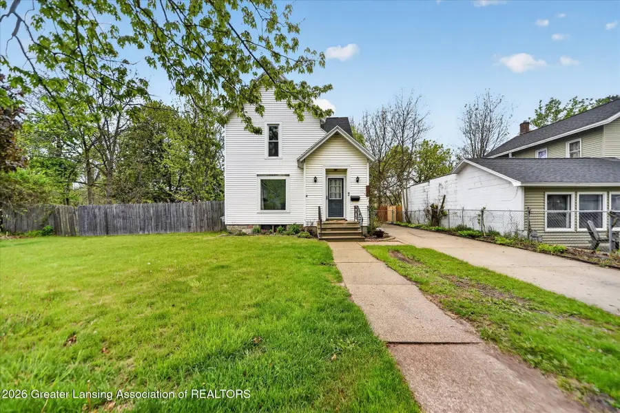 716 W Jefferson Street, Grand Ledge, MI 48837 - #3