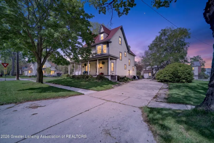 124 W Lincoln Street, Grand Ledge, MI 48837 - #3