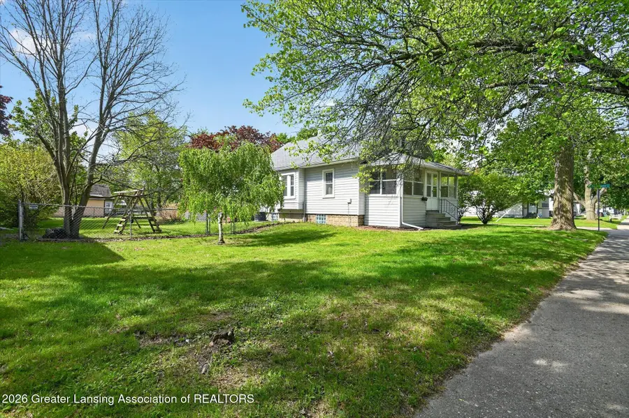 702 E Cavanaugh Road, Lansing, MI 48910 - #2