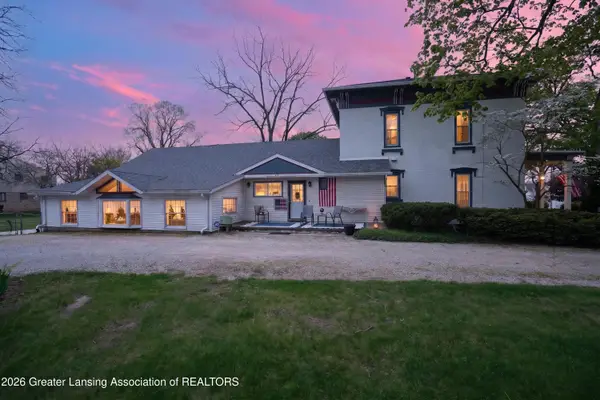 812 N Clinton Street, Grand Ledge, MI 48837