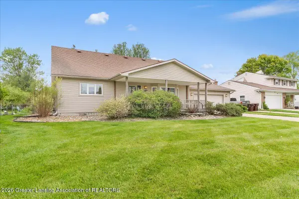 404 Chanticleer Trail, Lansing, MI 48917