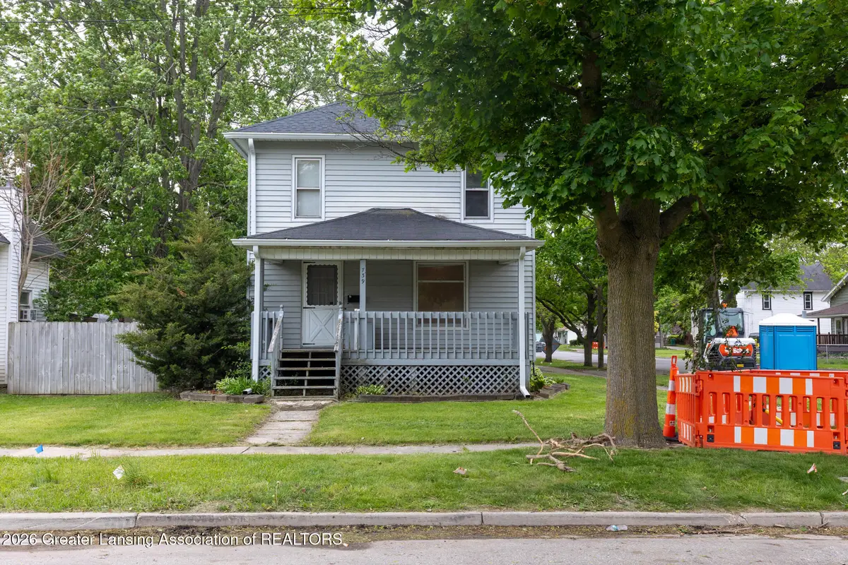 739 W Stewart Street, Owosso, MI 48867 - #1