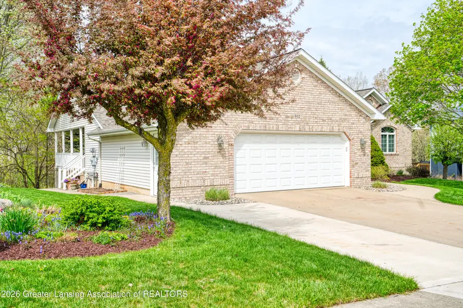 802 Woodbury Drive, Grand Ledge, MI 48837 - #2