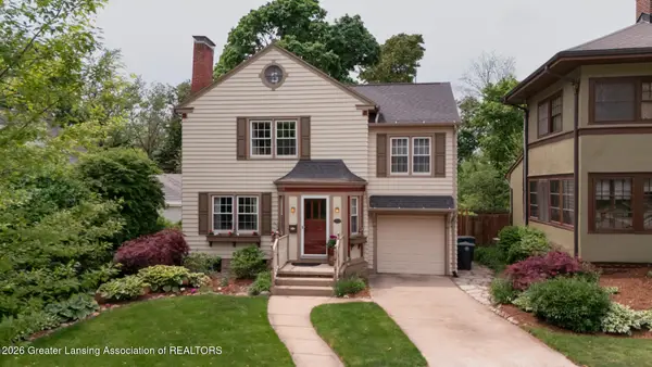 225 Chesterfield Parkway, East Lansing, MI 48823