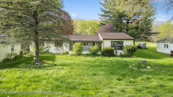 11075 W Jolly Road, Lansing, MI 48911