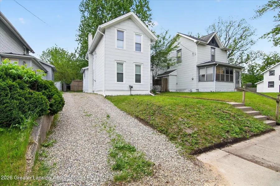 513 N Waterloo Avenue, Jackson, MI 49201 - #2