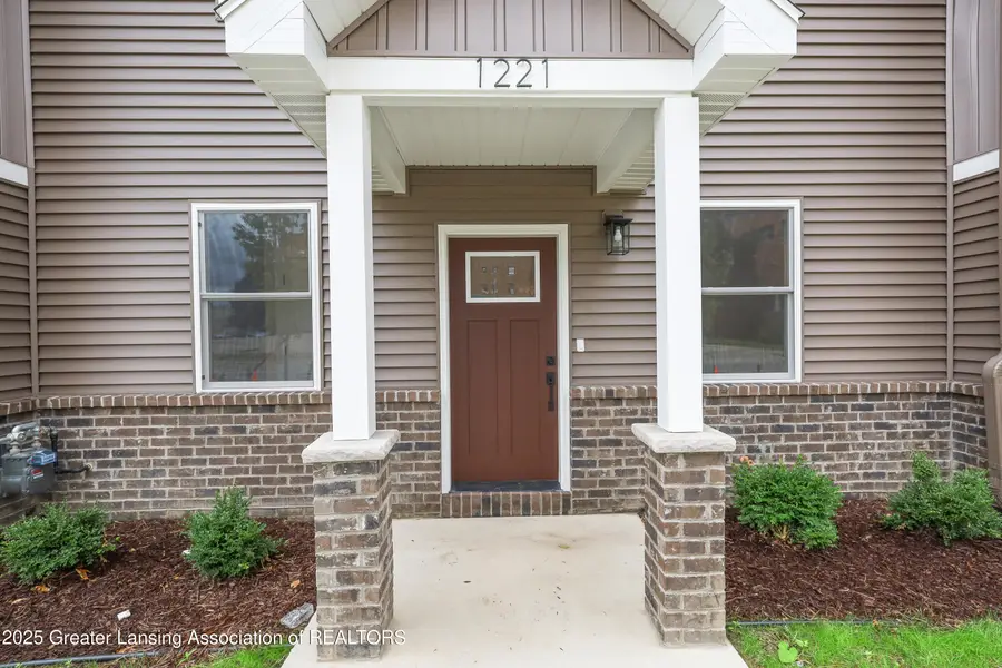 1221 W Saginaw Street, Lansing, MI 48915 - #2