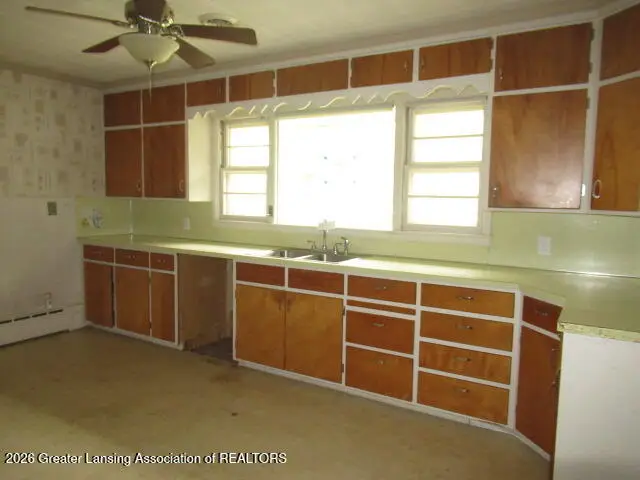 315 W Pine, Carson City, MI 48811 - #3