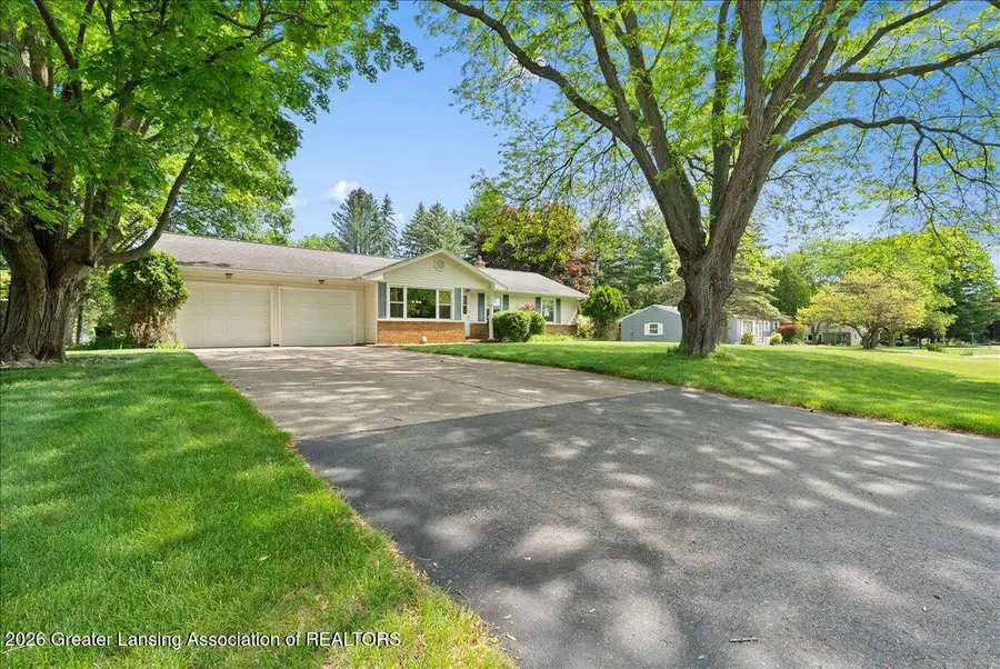 4054 S Pine Dell Drive, Lansing, MI 48911 - #3