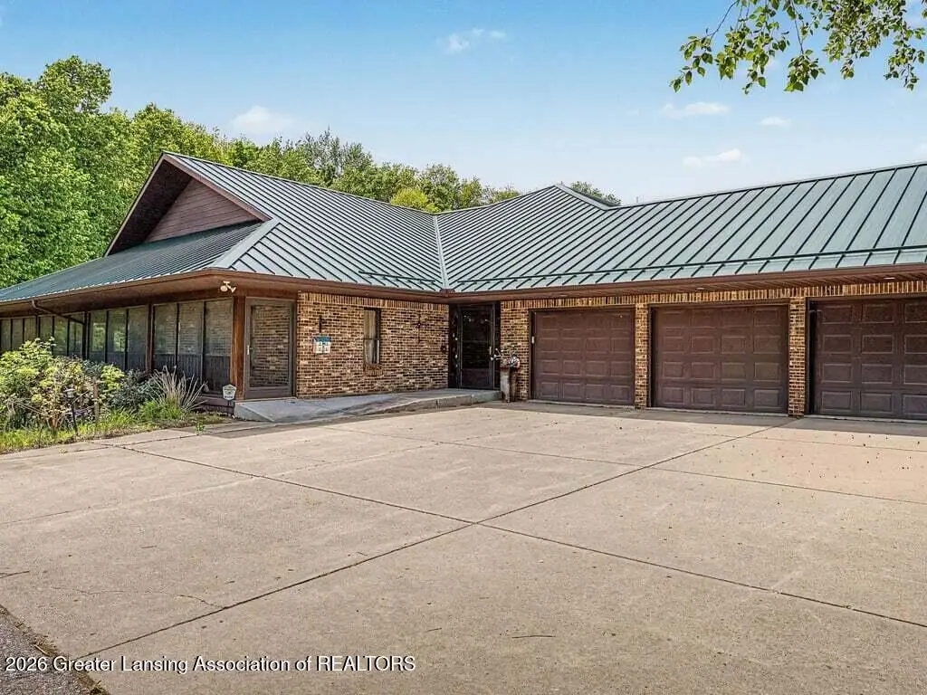3555 N Cochran Road, Charlotte, MI 48813 - #1