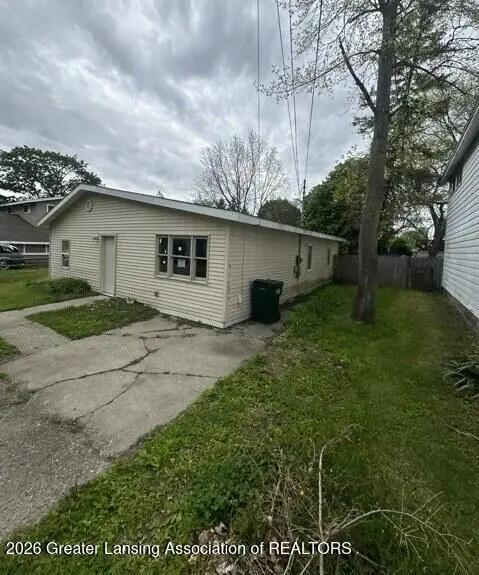 1020 R G Curtiss Avenue, Lansing, MI 48911 - #1