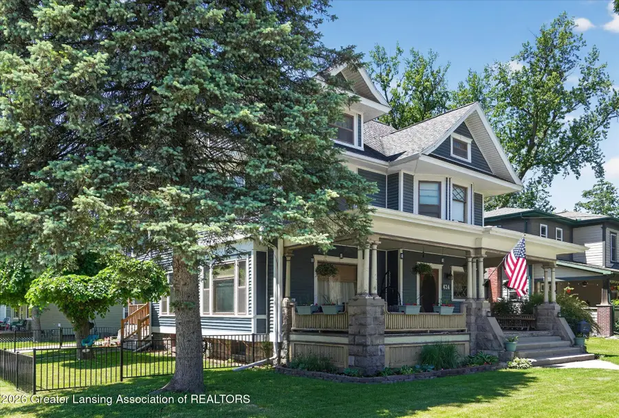 424 E Jefferson Street, Grand Ledge, MI 48837 - #2