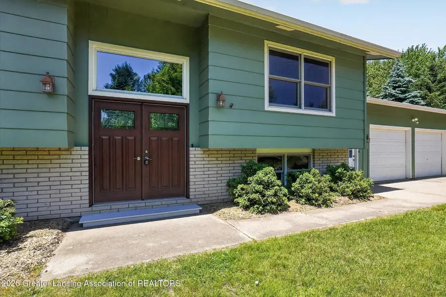 2141 N Meridian Road, Ovid, MI 48866 - #2