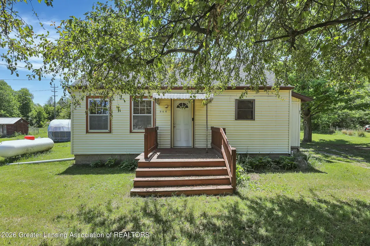 946 E Henry Street, Charlotte, MI 48813 - #1