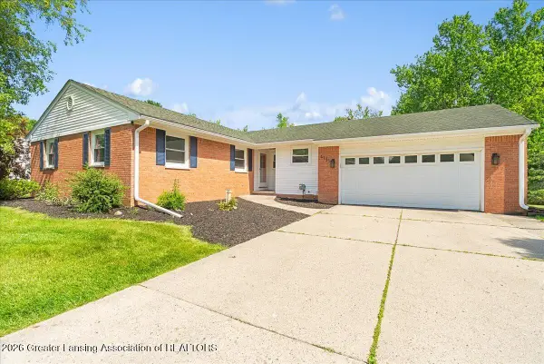 4131 Driftwood Drive, DeWitt, MI 48820
