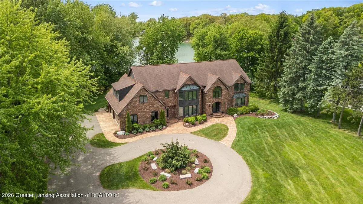 808 E Geneva Drive, Dewitt, MI 48820 - #1