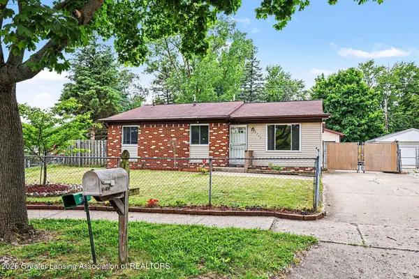 3735 Fox Pointe South, Lansing, MI 48911
