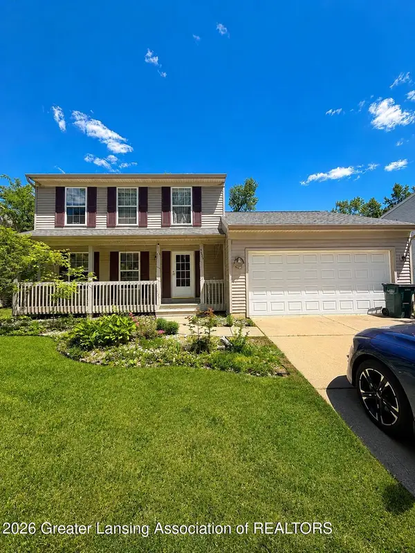 5635 Ellendale Drive, Lansing, MI 48911