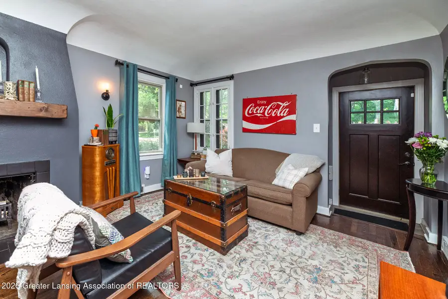 325 S Jenison Avenue, Lansing, MI 48915 - #2
