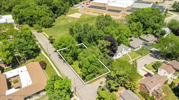 201 Ridge Road, East Lansing, MI 48823