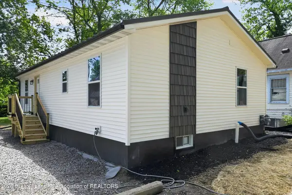 526 N Deerfield Avenue, Lansing, MI 48917