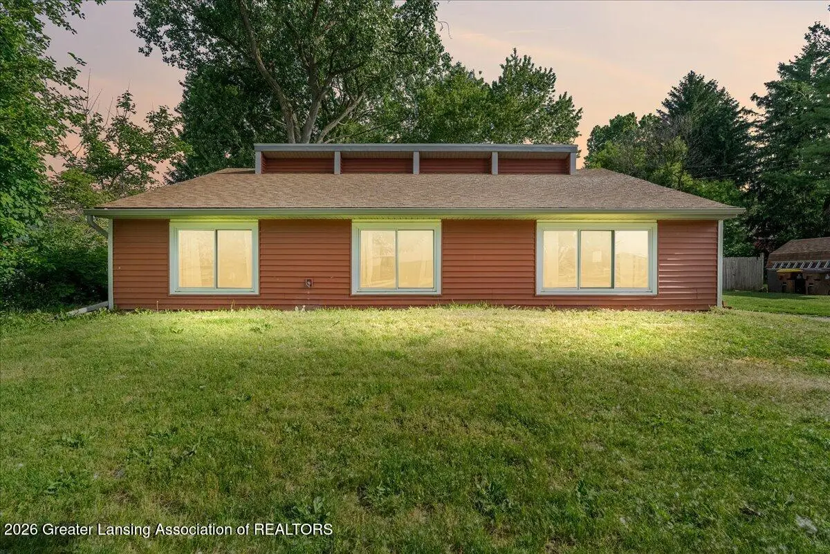 921 E Columbia Street, Mason, MI 48854 - #1