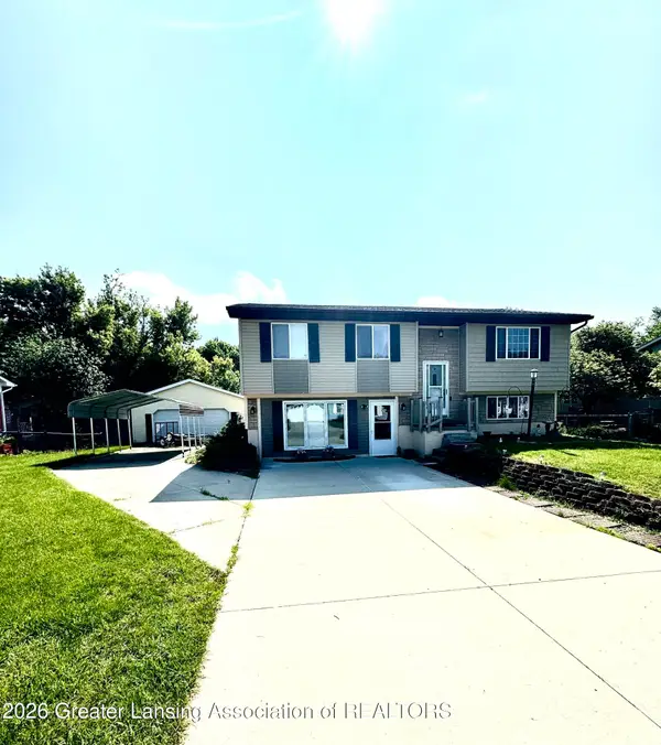2610 Renfrew Way, Lansing, MI 48911