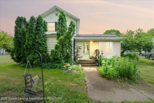 215 W Fulton Avenue, Pompeii, MI 48874