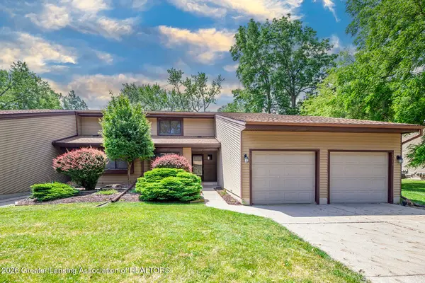 2020 Greenwich Court, Lansing, MI 48910