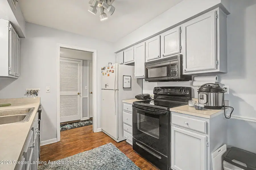 523 Bainbridge Drive #34, East Lansing, MI 48823 - #3