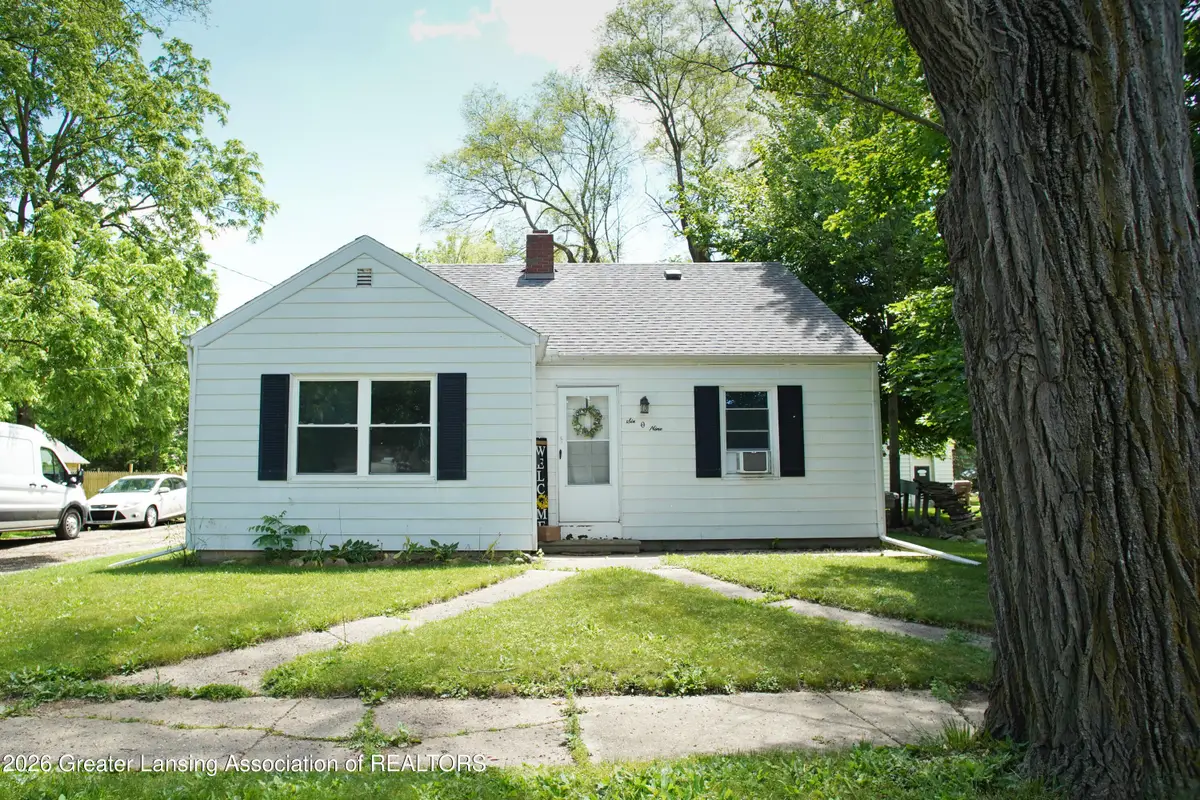 609 W Walker Street, Saint Johns, MI 48879 - #1