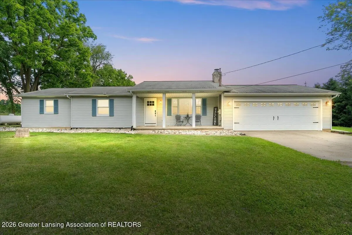 8221 E Parker Road, Laingsburg, MI 48848 - #1
