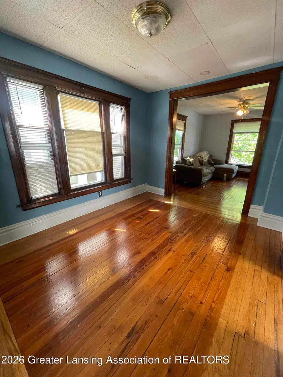 921 W Genesee Street, Lansing, MI 48915 - #2