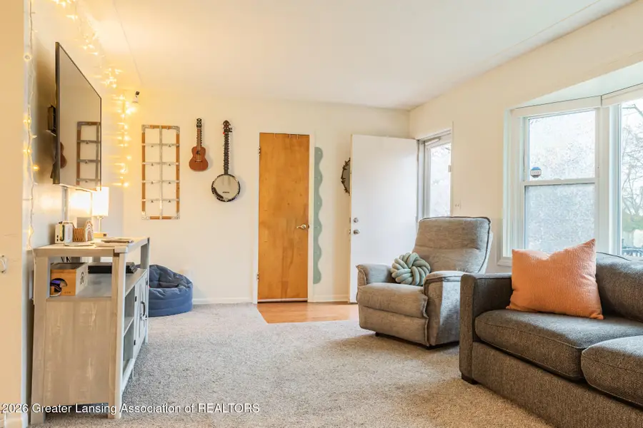 2332 Washington Road, Lansing, MI 48911 - #2