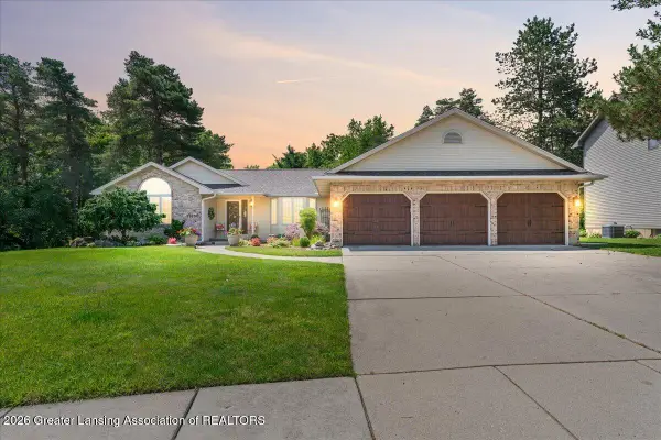 11650 Woodspointe Drive, Grand Ledge, MI 48837