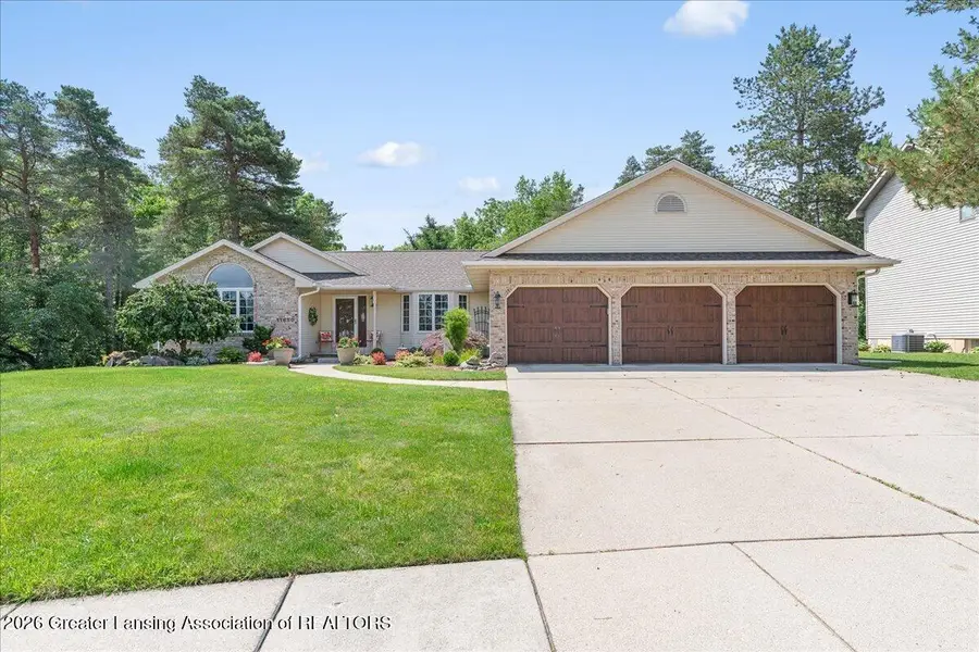 11650 Woodspointe Drive, Grand Ledge, MI 48837 - #2