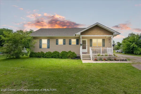 1523 S Lansing Street, St. Johns, MI 48879