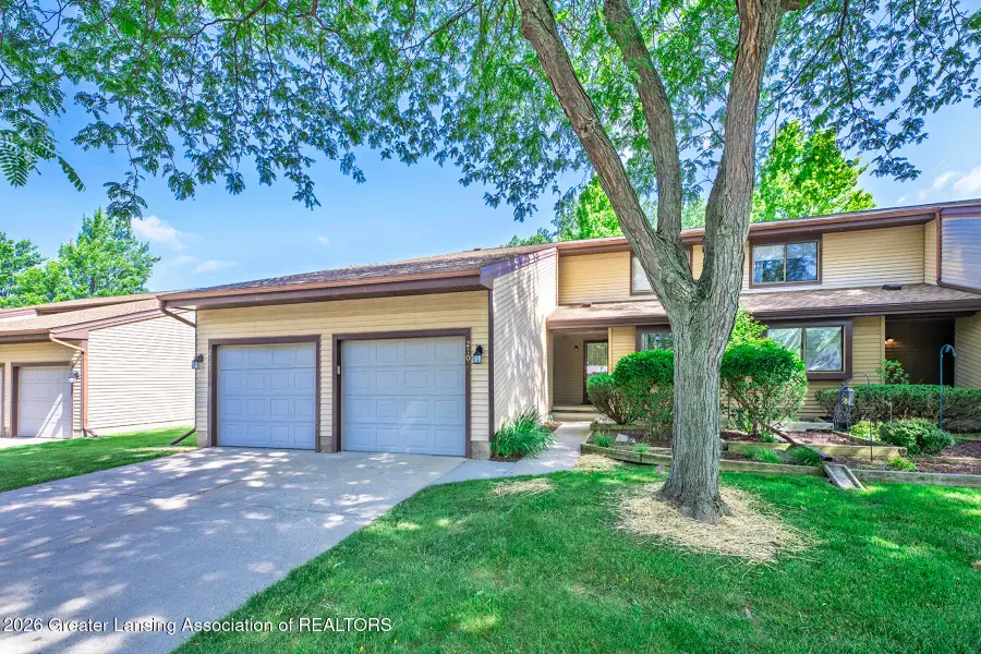 2101 E Provincial House Drive, Lansing, MI 48910 - #2