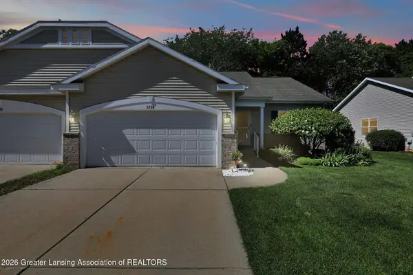 1730 N Crystal Cove, Haslett, MI 48840