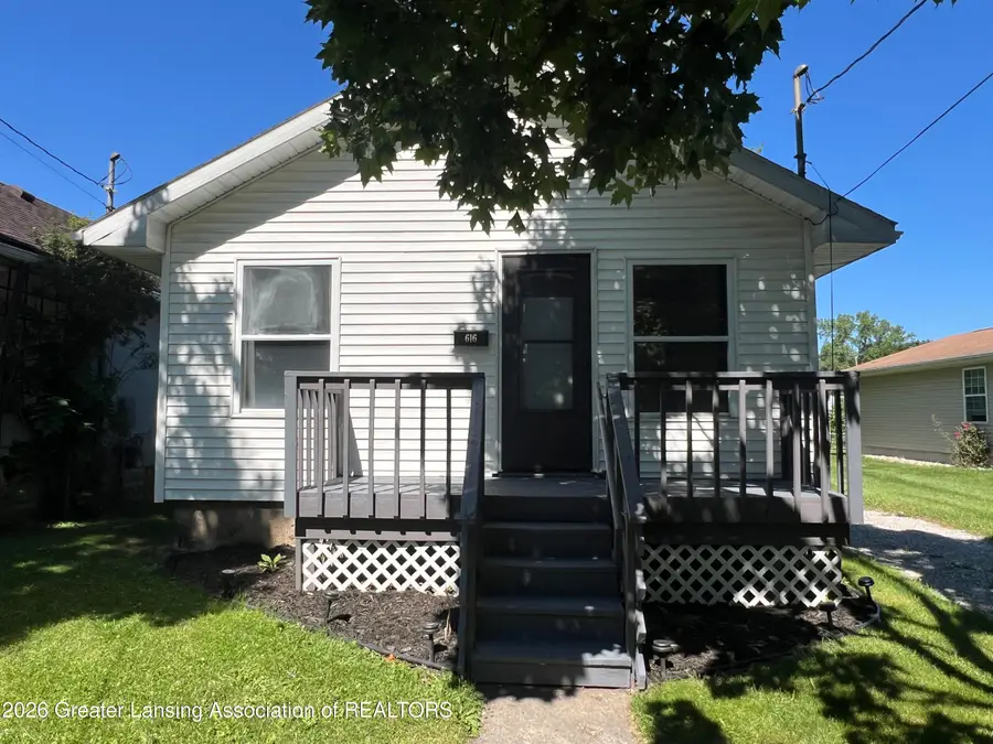 616 S Fairview Avenue, Lansing, MI 48912 - #2