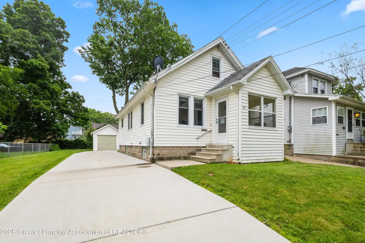 213 S Hayford Avenue, Lansing, MI 48912 - #1