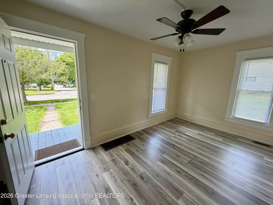 535 S Fairview Avenue, Lansing, MI 48912 - #3