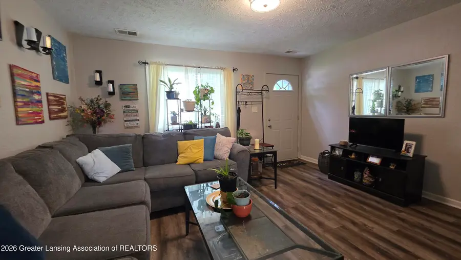 3920 S Deerfield Avenue, Lansing, MI 48911 - #3