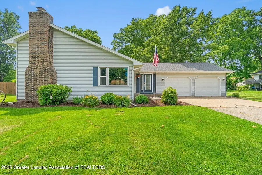 102 Wicklow Road, Eaton Rapids, MI 48827 - #2
